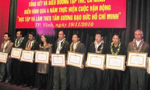 “Học tập và làm theo tấm gương đạo đức Hồ Chí Minh” trên quê Bác